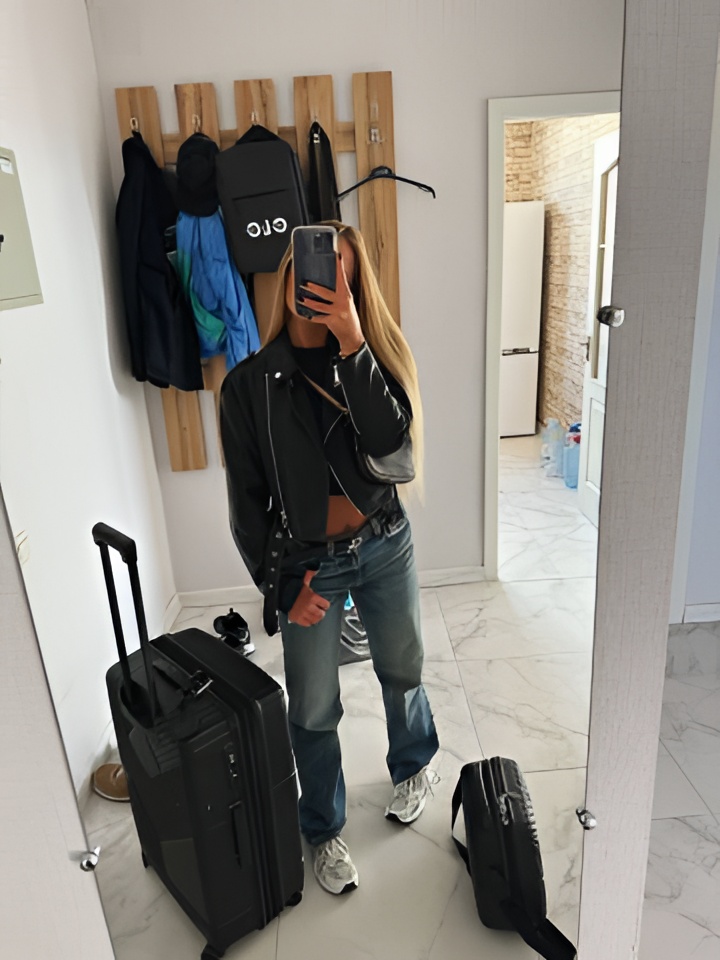 Агнесса привлекальеная девушка из Сенгилей цена от 2000 руб