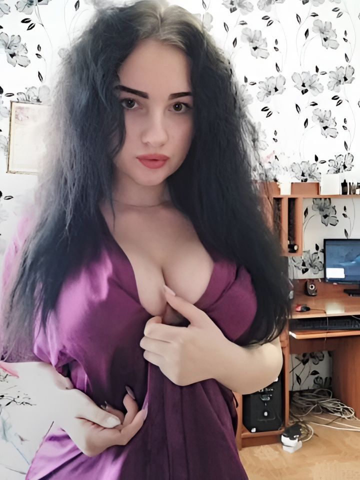 Кристина привлекальеная девушка из Сенгилей цена от 1500 руб