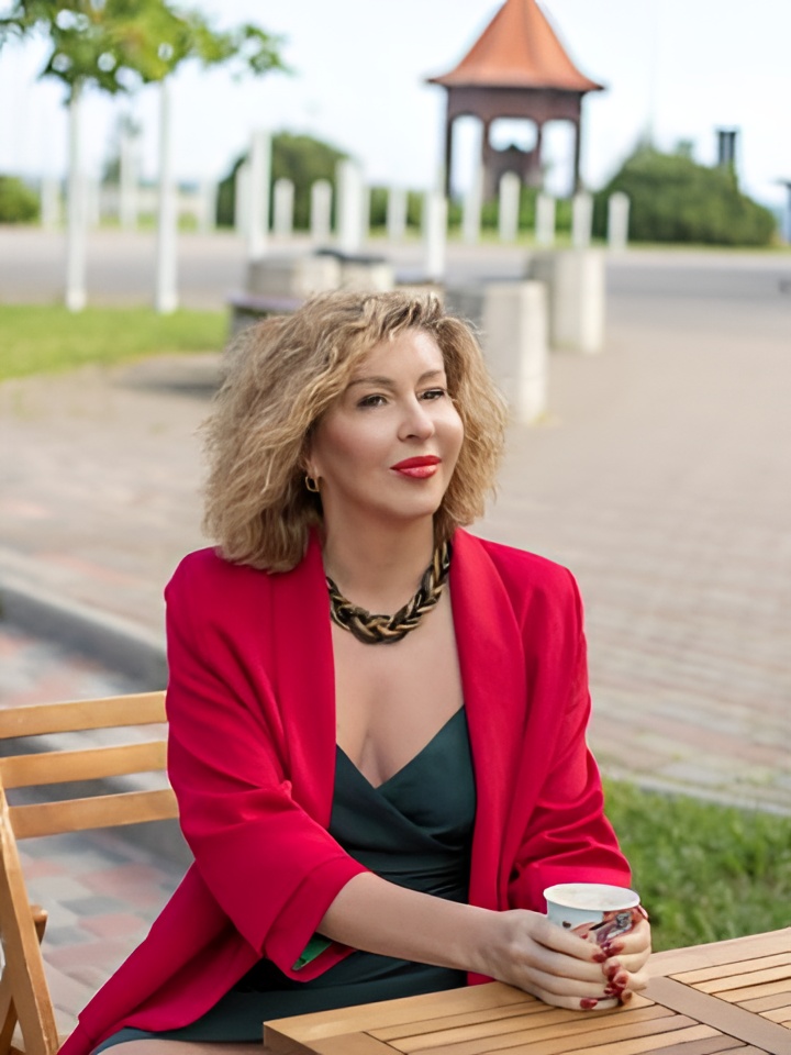 Олеся привлекальеная девушка из Сенгилей цена от 3000 руб