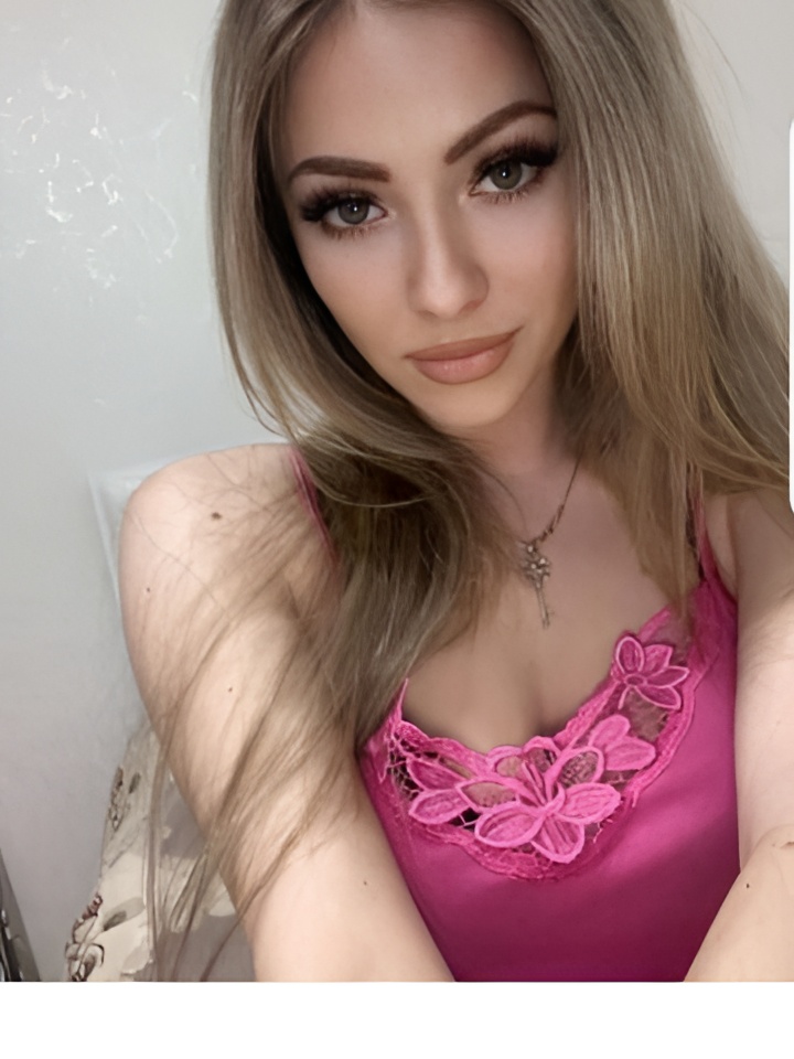 Рената привлекальеная девушка из Сенгилей цена от 4000 руб