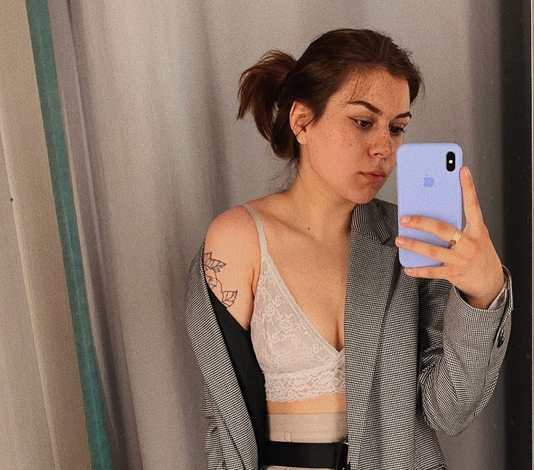 Айза привлекальеная девушка из Сенгилей цена от 3500 руб