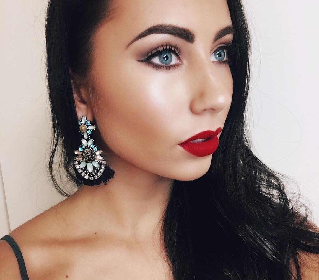 Александра привлекальеная девушка из Сенгилей цена от 3000 руб