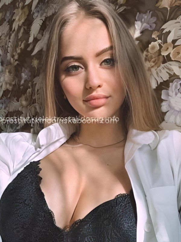 Анюта привлекательная девушка из Сенгилей цена от 10000 руб