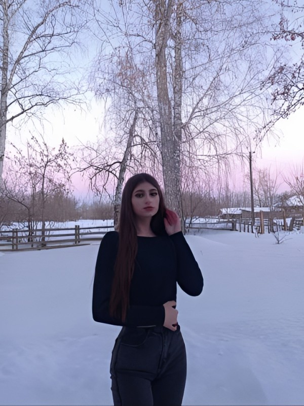 Кира привлекательная девушка из Сенгилей цена от 1500 руб