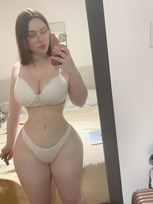 Стефания привлекательная девушка из Сенгилей цена от 5000 руб